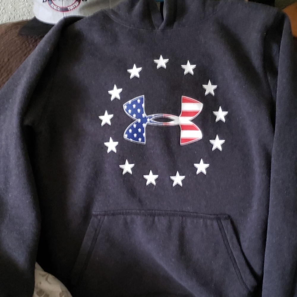 UNDER ARMOUR USA HOODIE